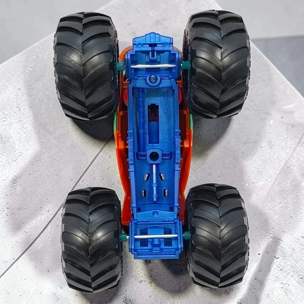 Hot Wheels Large Monster Truck Piran-Ahhh 1:24 Scale Green Orange Diecast 2021